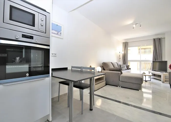 Port Luna Εστεπόνα